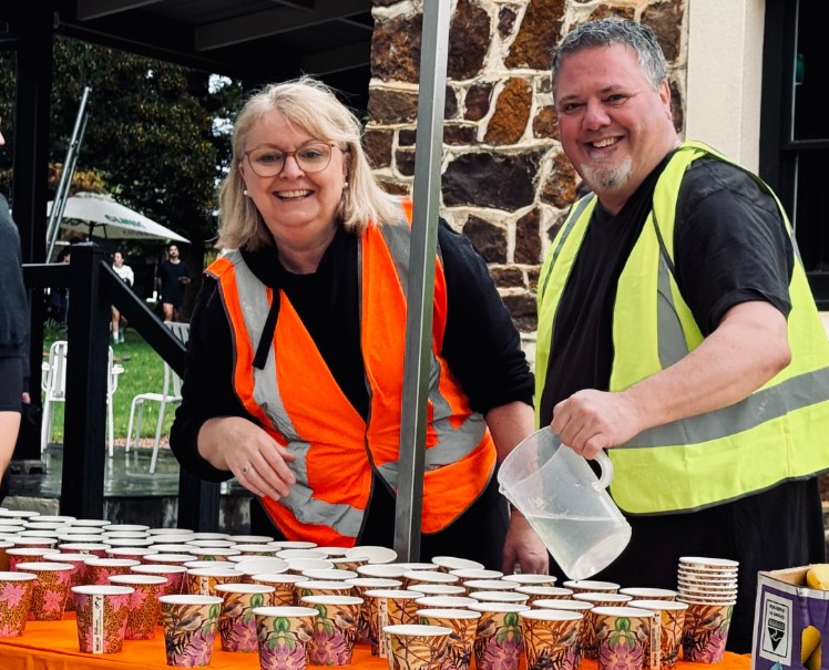 adelaide marathon volunteers